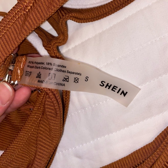 Bikini - Picture 3 of 3